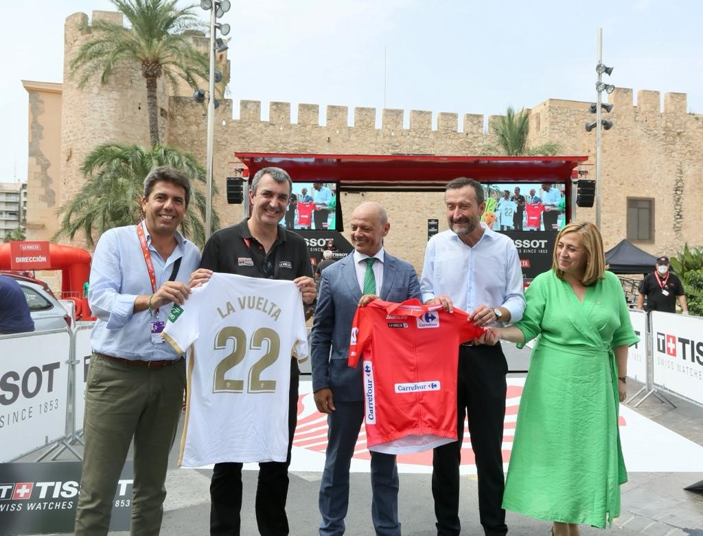 La camiseta conmemorativa del Centenario del Elche CF protagonista de ...